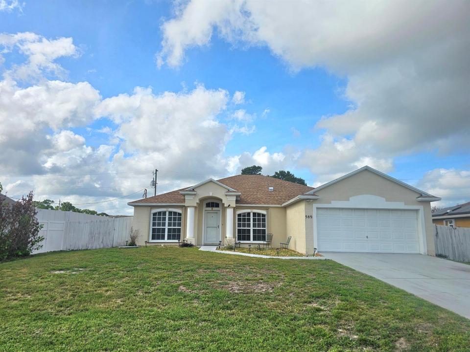 589 NW Fairfax Avenue, Port St. Lucie, Floride 34983, États-Unis
