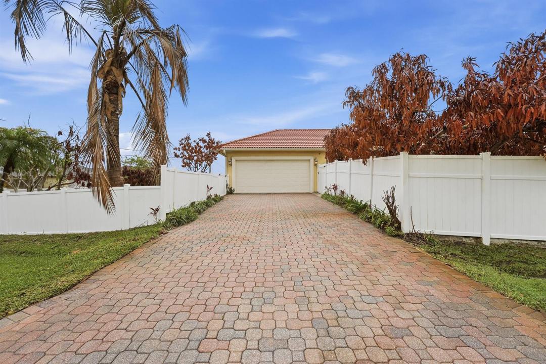 6444 NW Frenze Street, Port St. Lucie, Florida 34986, Stati Uniti