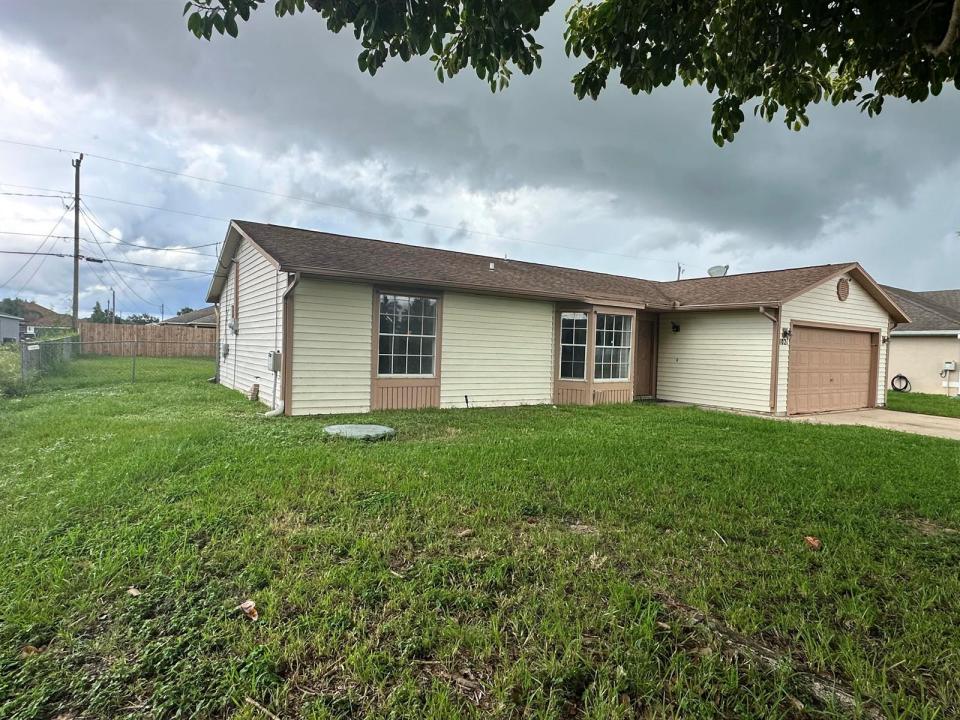1021 SW Dubois Avenue, Port St. Lucie, Florida 34953, Stati Uniti