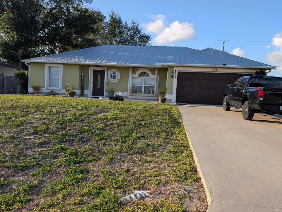 531 SW Bradshaw Circle, Port St. Lucie, Floride 34953, États-Unis