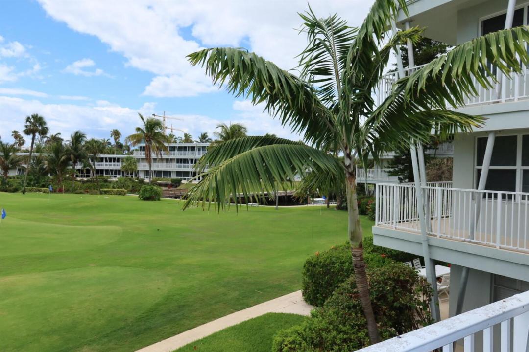 1221 Hillsboro Mile 41b, Hillsboro Beach, Floride 33062, États-Unis