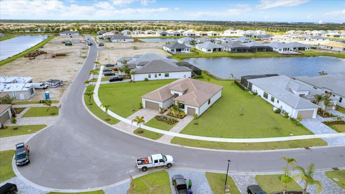 12227 SW Twin Springs Drive, Port St. Lucie, Floryda 34987, USA