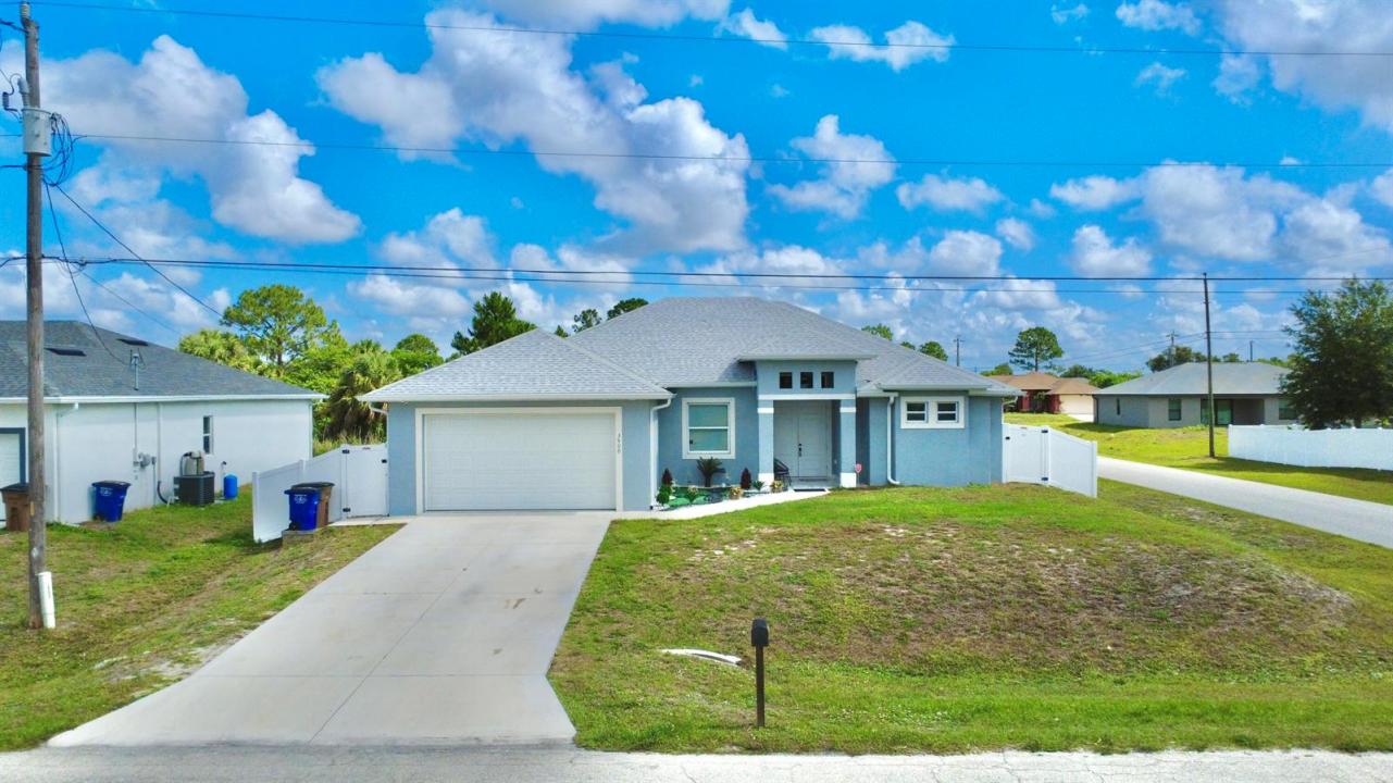 3900 SW 21st St SW Street, Lehigh Acres, Florida 33976, USA