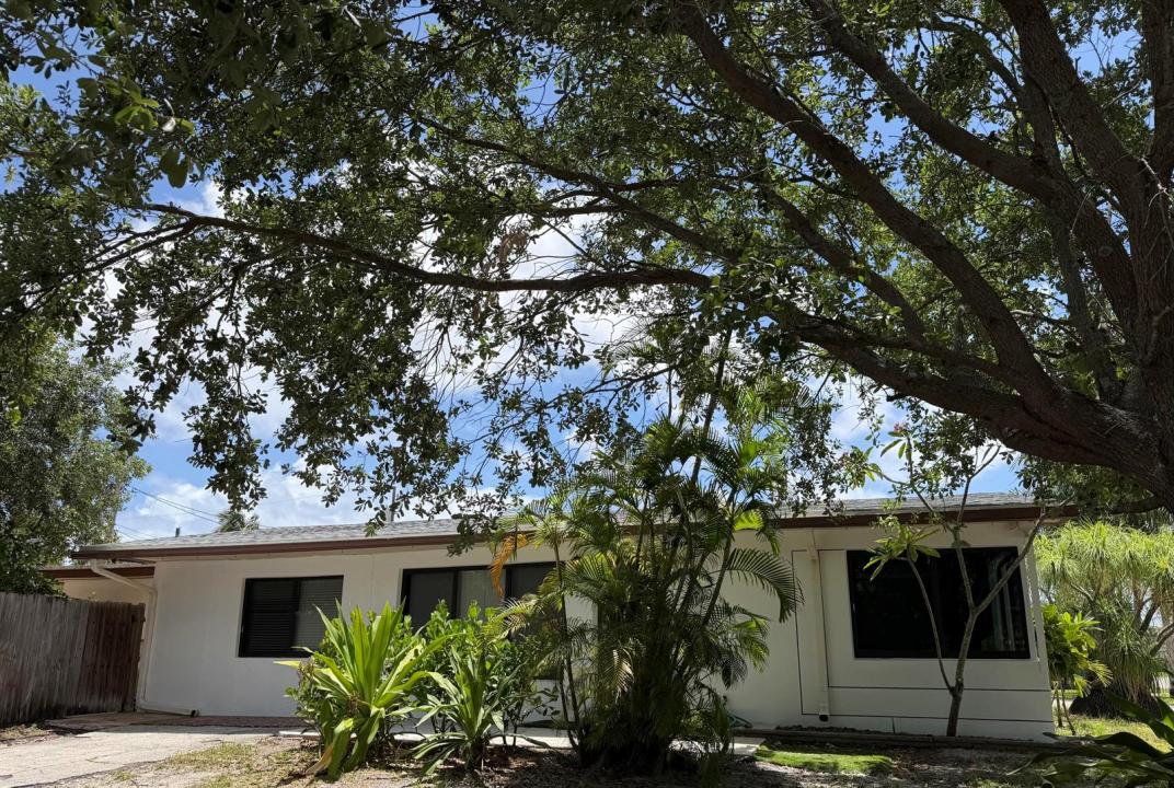 4250 NE 12th Avenue, Pompano Beach, Florida 33064, USA