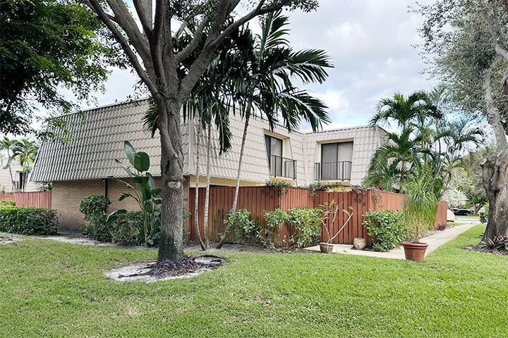 1700 Embassy Drive 504, West Palm Beach, Florida 33401, USA