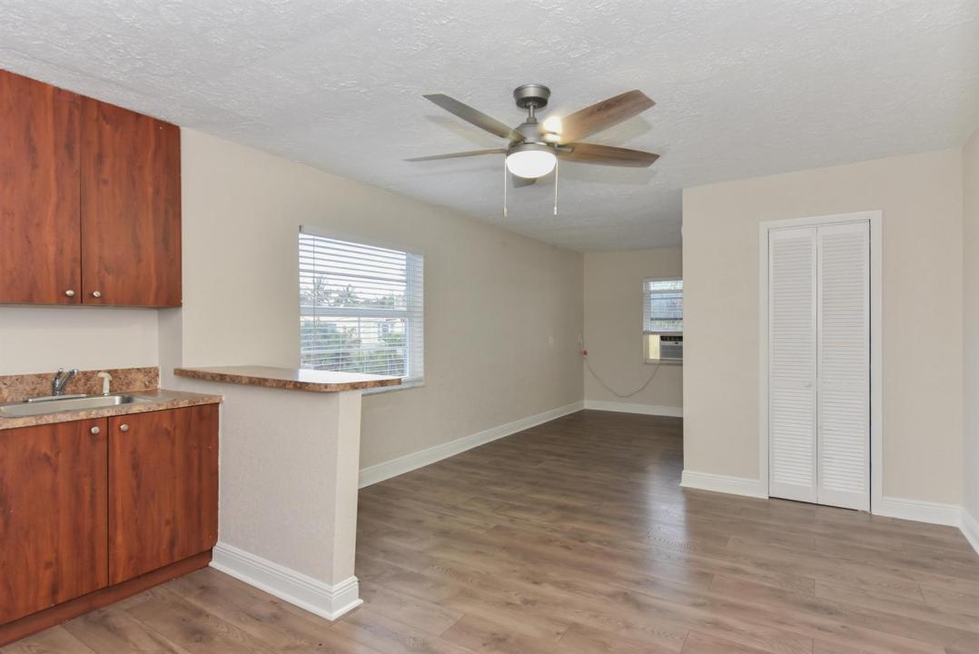 605 N Federal Highway 9, Florida 33460, Stati Uniti