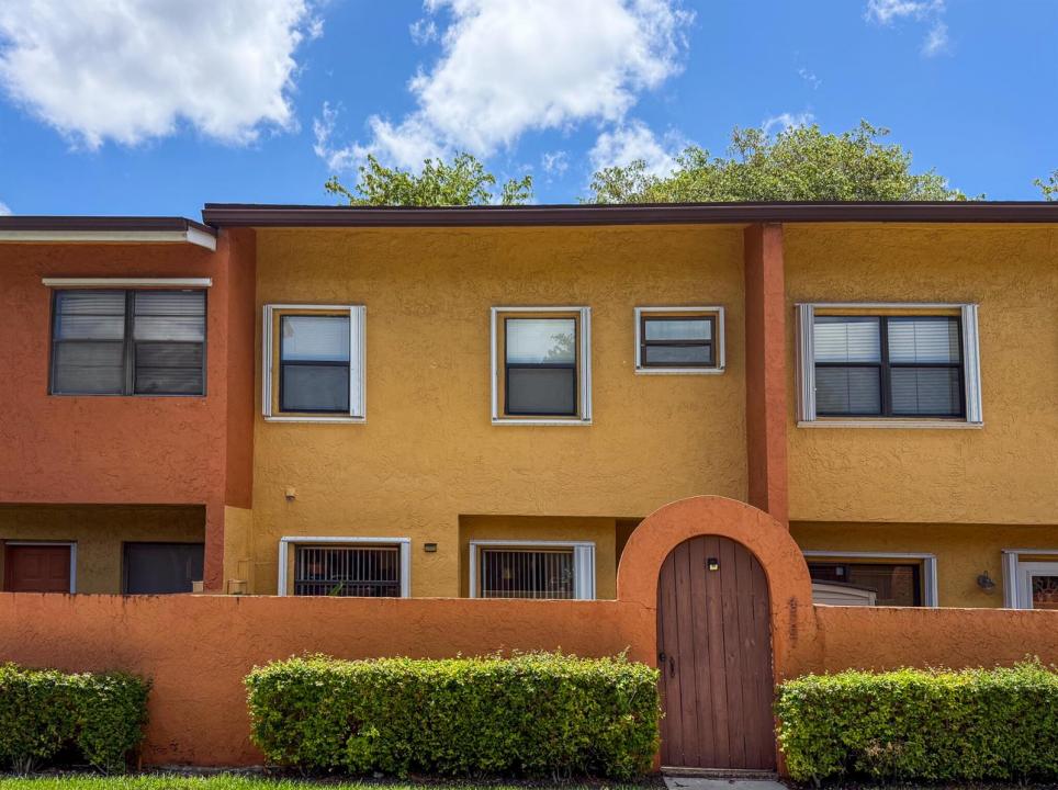 4567 NW 90th Avenue, Sunrise, Florida 33351, USA
