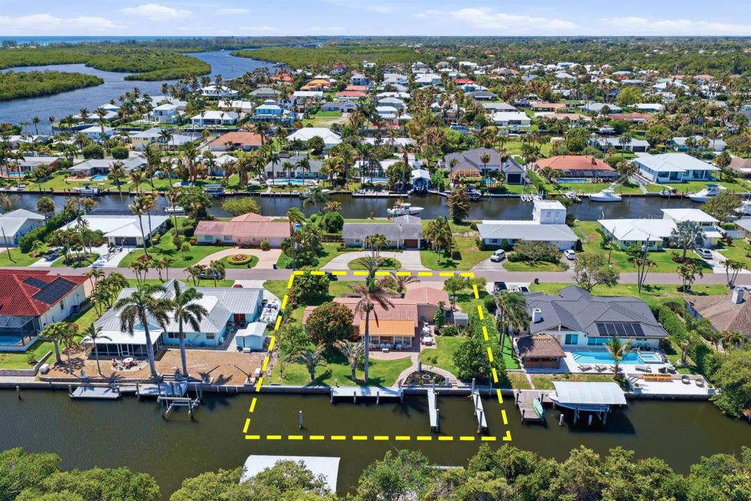 8455 SE Palm Street, Hobe Sound, Florida 33455, USA