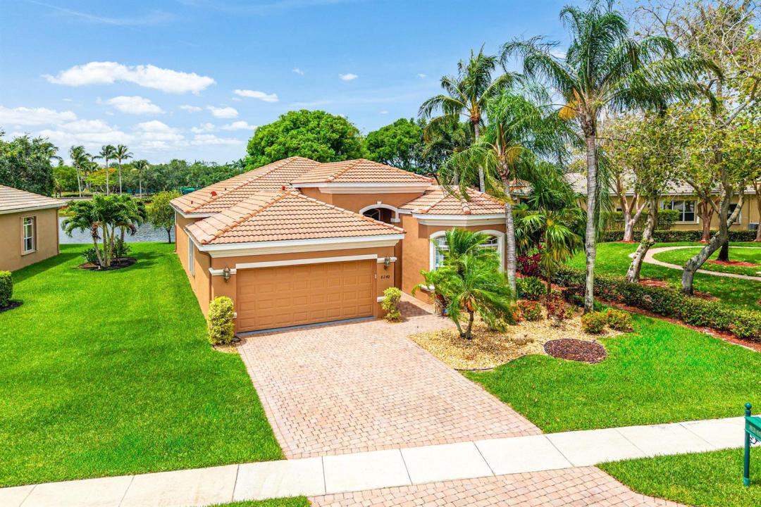 8240 Parini Way, Lake Worth, Floride 33467, États-Unis