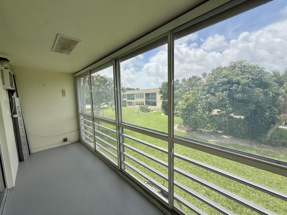 32 Kingswood B, West Palm Beach, Floryda 33417, USA