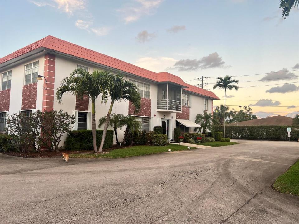 3550 NW 8th Avenue 404, Pompano Beach, Florida 33064, USA