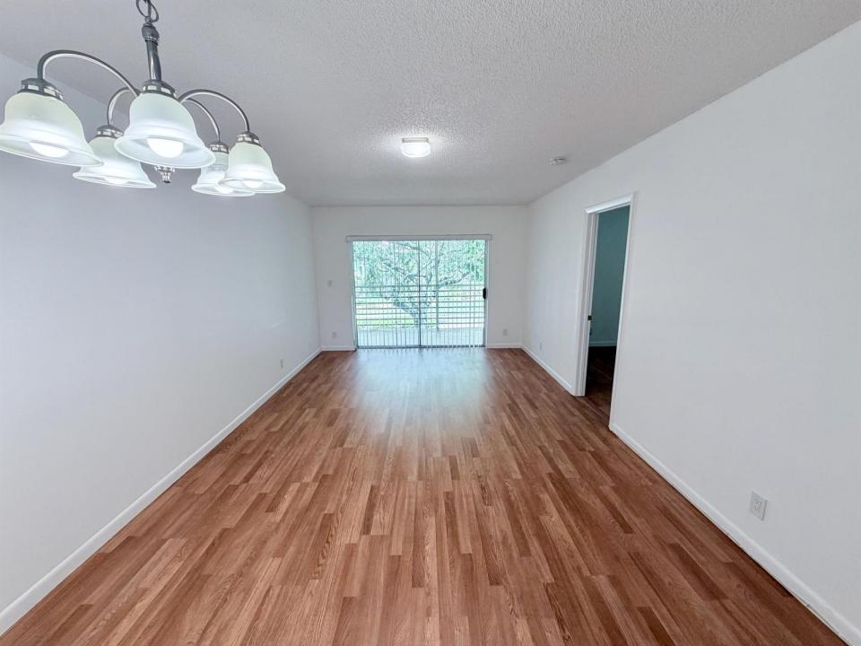 8405 NW 61st Street D305, Tamarac, Florida 33321, Stati Uniti