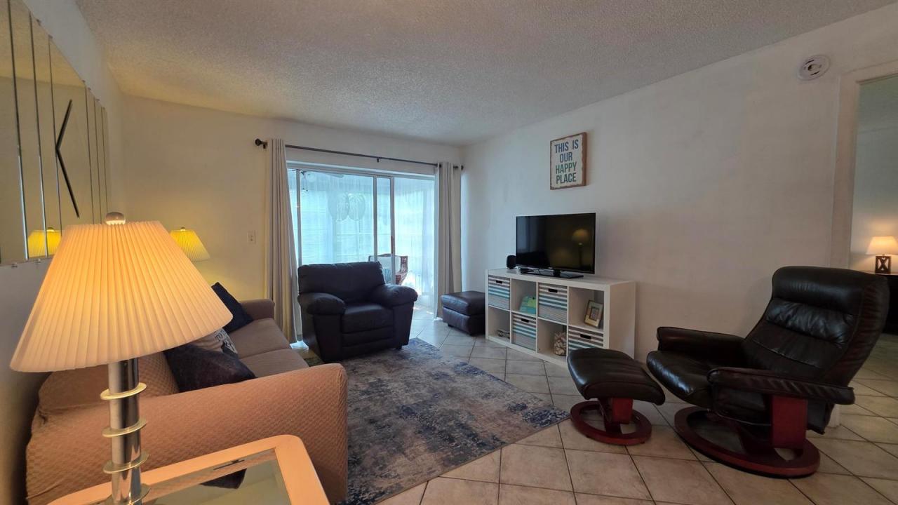 2900 NW 46th Avenue 213, Lauderdale Lakes, Floride 33313, États-Unis