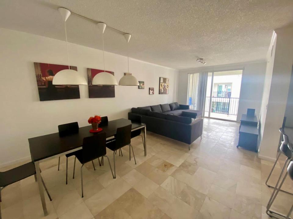 17100 N Bay Road 1911, Sunny Isles Beach, Floride 33160, États-Unis