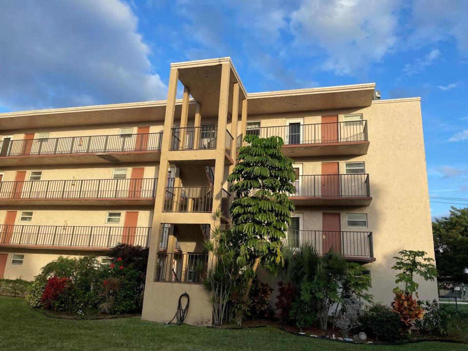 225 Bonnie Boulevard 211, Palm Springs, Floride 33461, États-Unis