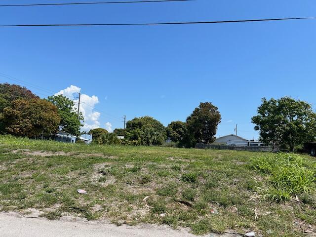 172 W 16th Street, Riviera Beach, Florida 33404, USA