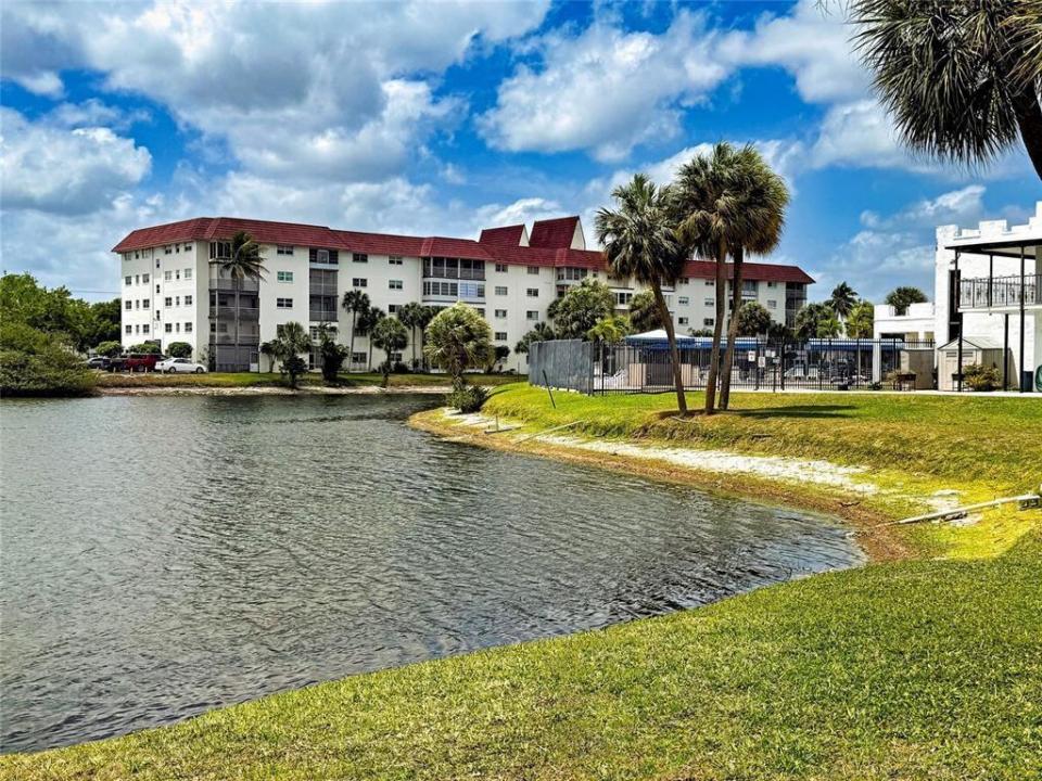 4851 NW 21st 403, Lauderhill, فلوريدا 33313, الولايات المتحدة