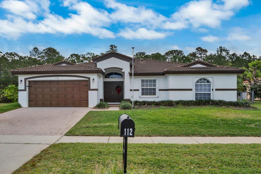 112 Cocoplum Circle, Royal Palm Beach, Florida 33411, USA