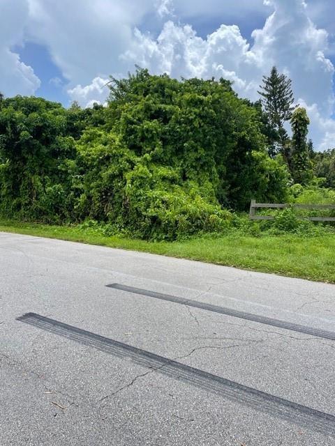 555 Sacramento Street, Florida 33903, USA