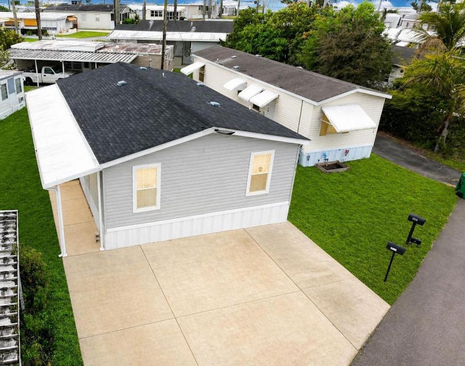 8516 SW 17th Court, Davie, Florida 33324, USA