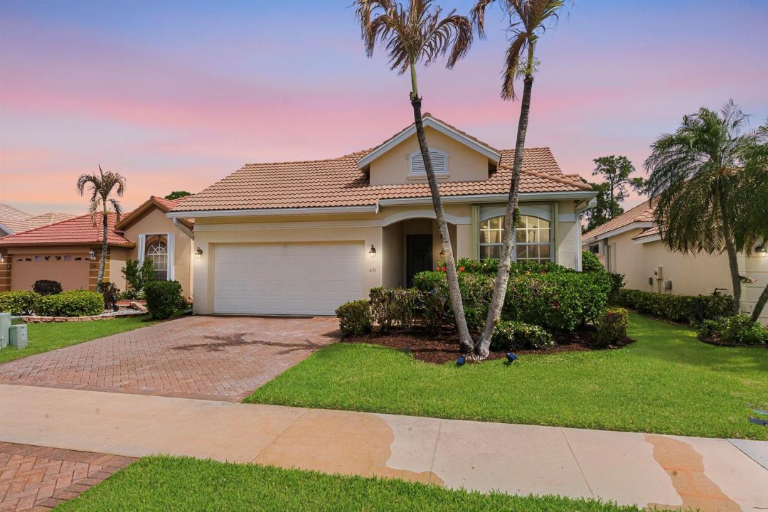 651 SW Munjack Cove, Port St. Lucie, Floride 34986, États-Unis