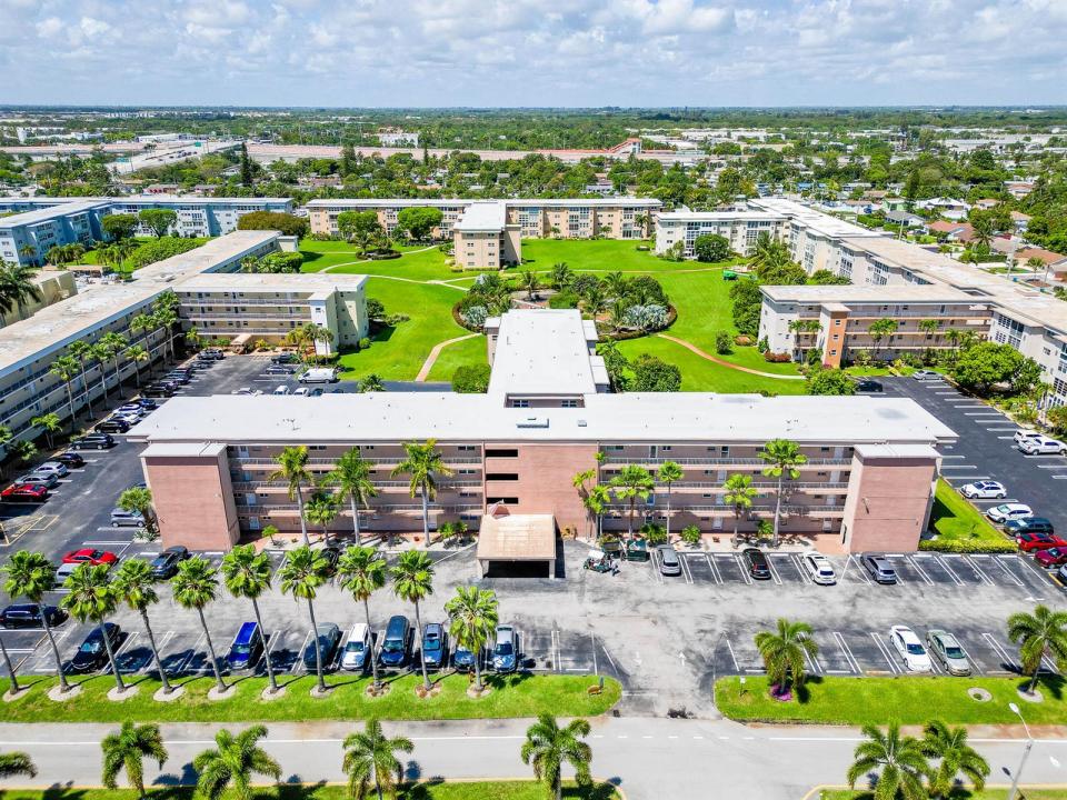 2615 NE 1st Court 411, Boynton Beach, Floride 33435, États-Unis