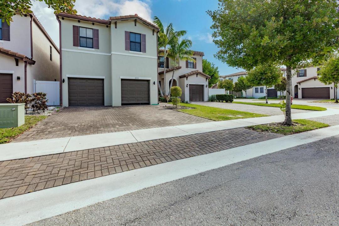 6026 Pine Tree Way 6026, Riviera Beach, Florida 33410, USA