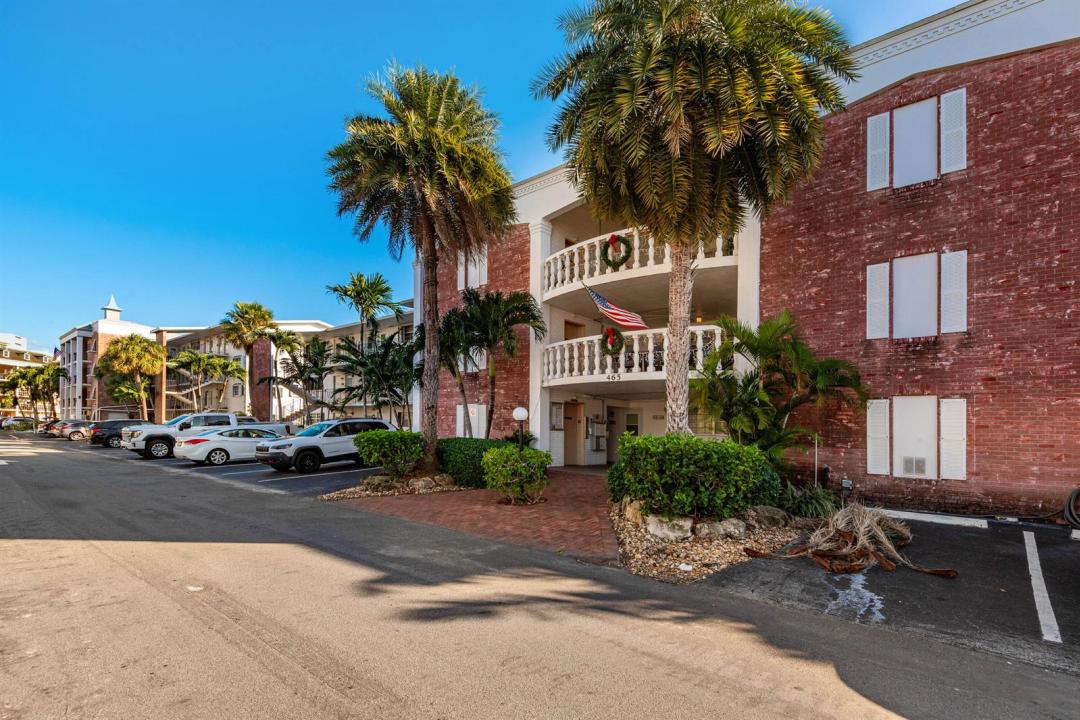 465 Paradise Isle Boulevard 110, Hallandale Beach, Florida 33009, Stati Uniti