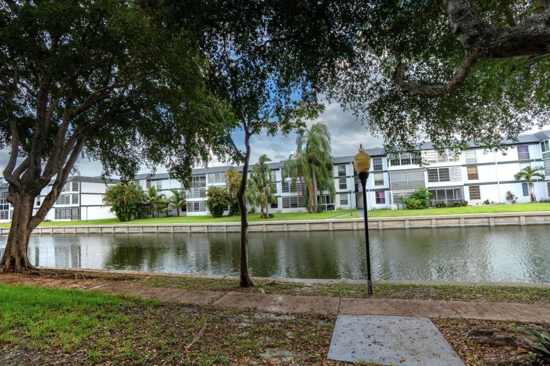 8360 Sands Point Boulevard G306, Tamarac, Florida 33321, USA