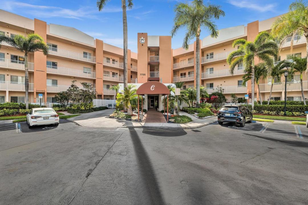 7735 Yardley Drive 305, Tamarac, Florida 33321, Stati Uniti