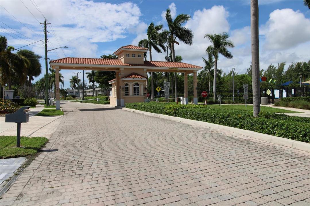 600 Layne Boulevard 119, Hallandale Beach, Floride 33009, États-Unis