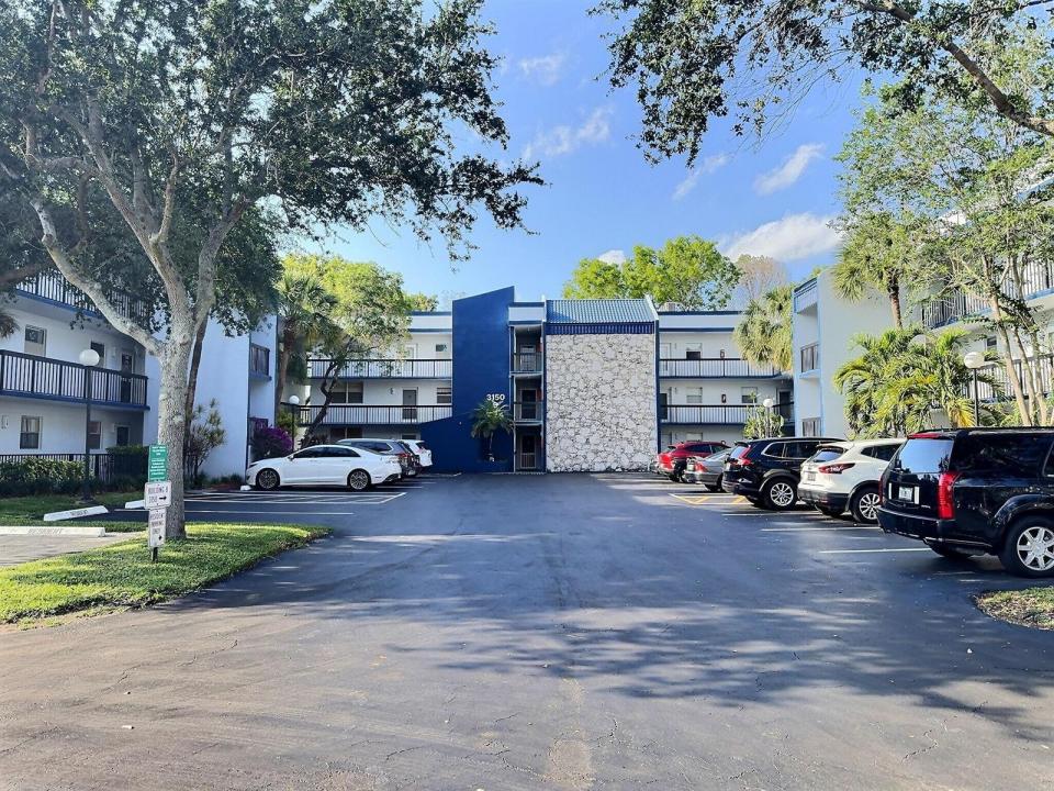 3150 Holiday Springs Boulevard 8-204, Margate, Floryda 33063, USA