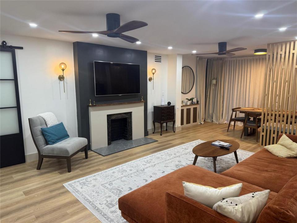 3700 Oaks Clubhouse Drive 103, Pompano Beach, Florida 33069, USA