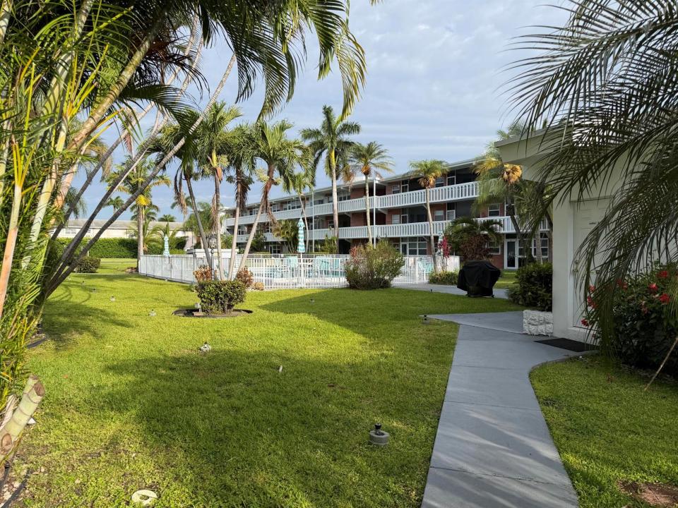 161 NE 10th Avenue 12b, Hallandale Beach, Floride 33009, États-Unis
