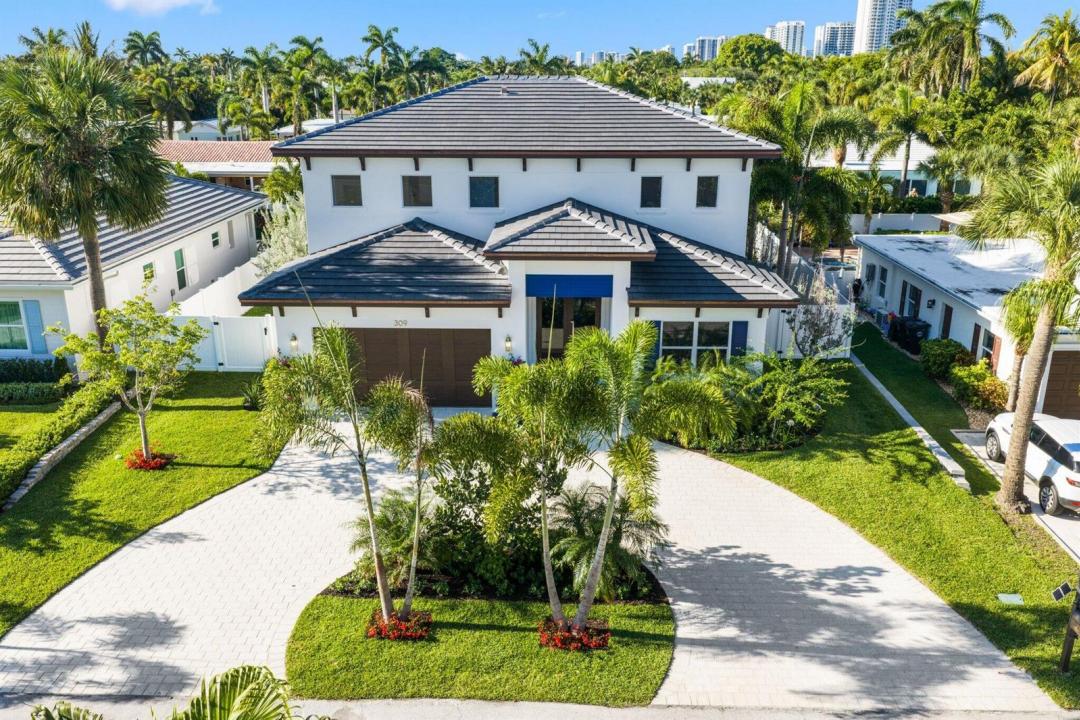 309 Claremont Lane, West Palm Beach, Florida 33404, USA