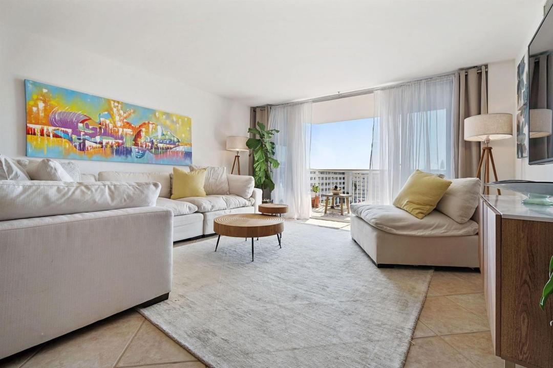 18021 Biscayne Boulevard 504, Aventura, Floride 33160, États-Unis