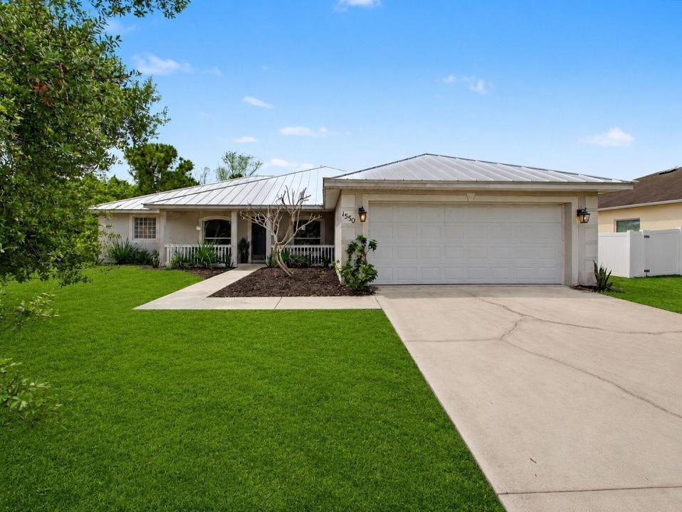 1550 SW Kosnar Avenue, Port St. Lucie, فلوريدا 34953, الولايات المتحدة