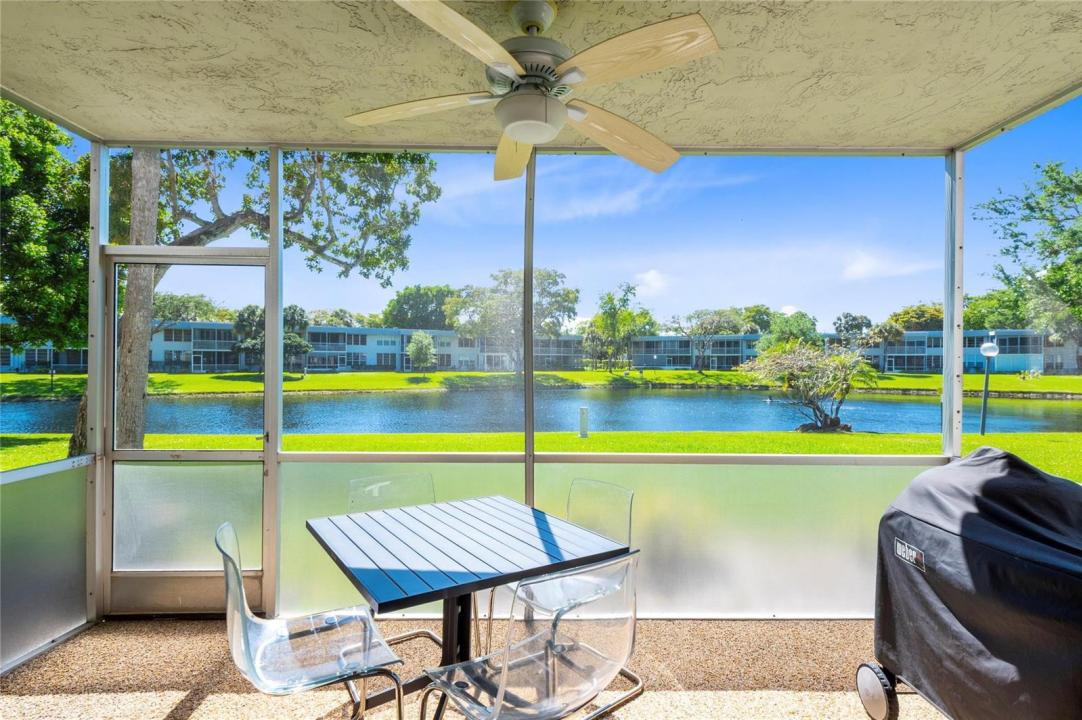 4240 Oaks Terrace 105, Pompano Beach, Floride 33069, États-Unis