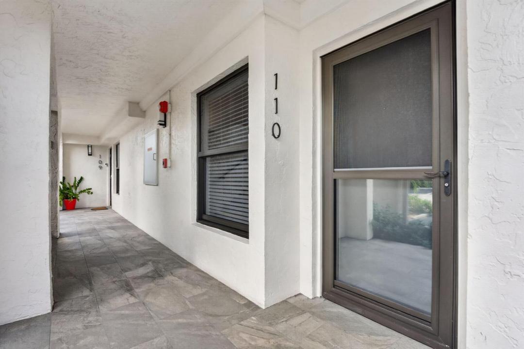 1627 Riverview Road 110, Deerfield Beach, Floryda 33441, USA