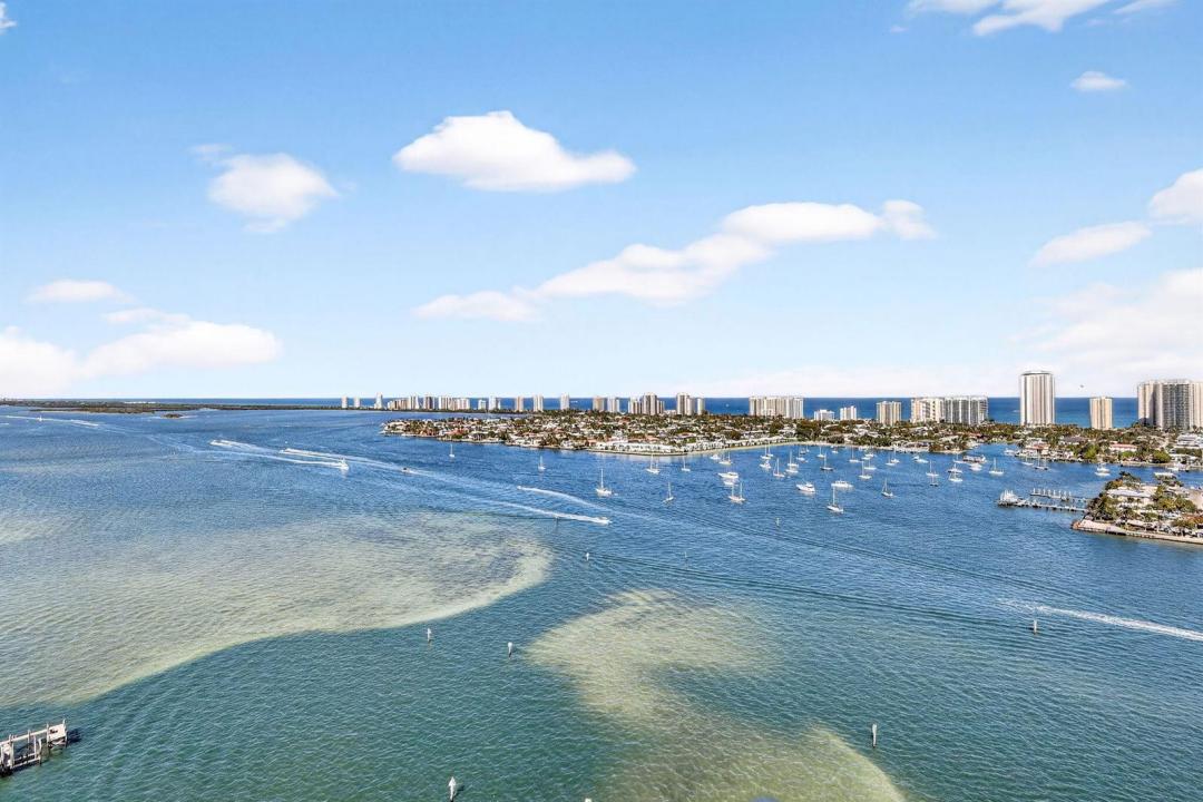 2640 Lake Shore Drive 2608, Riviera Beach, Florida 33404, USA