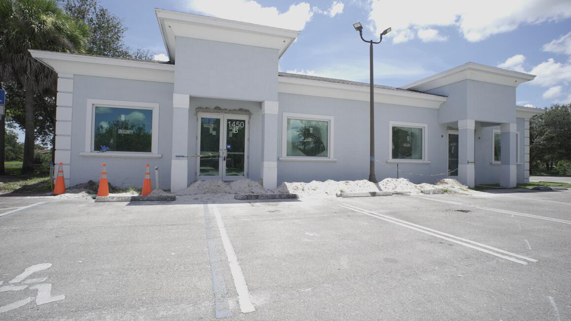 1450 Royal Palm Beach Boulevard A, Royal Palm Beach, Flórida 33411, Estados Unidos