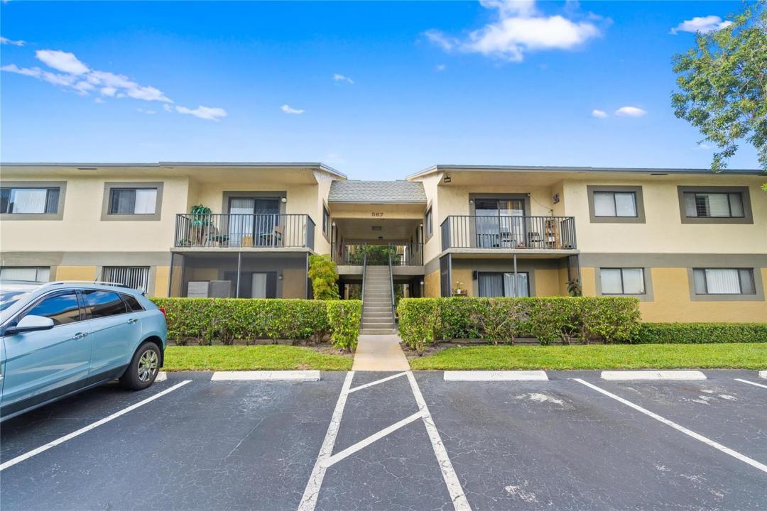 567 Trace Circle 104, Deerfield Beach, Floryda 33441, USA