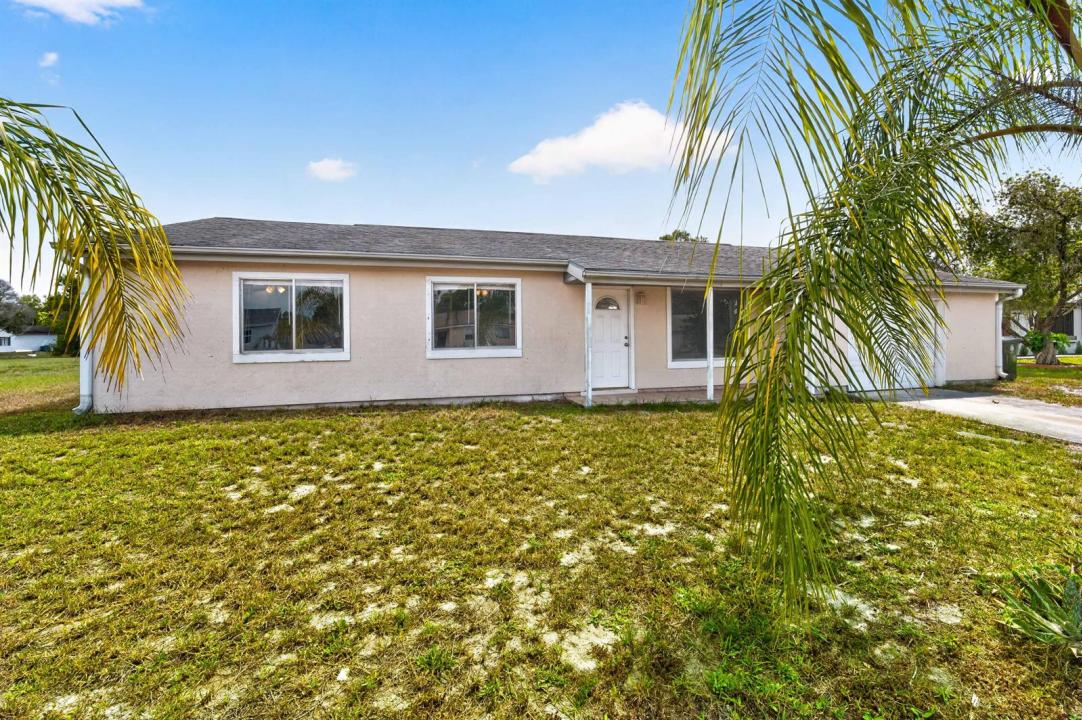 261 SW Cherryhill Road, Port St. Lucie, Floride 34953, États-Unis