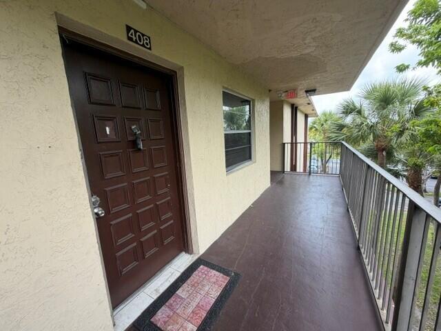 3341 NW 47th Terrace 408, Lauderdale Lakes, Floride 33319, États-Unis