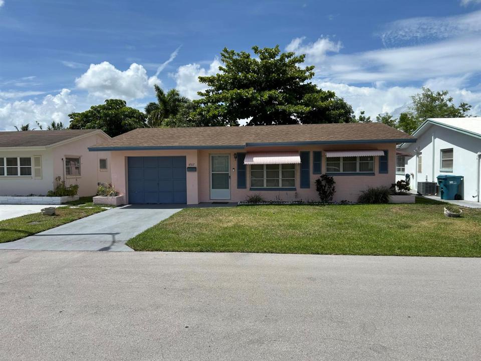 4517 NW 49th Street, Tamarac, Florida 33319, USA
