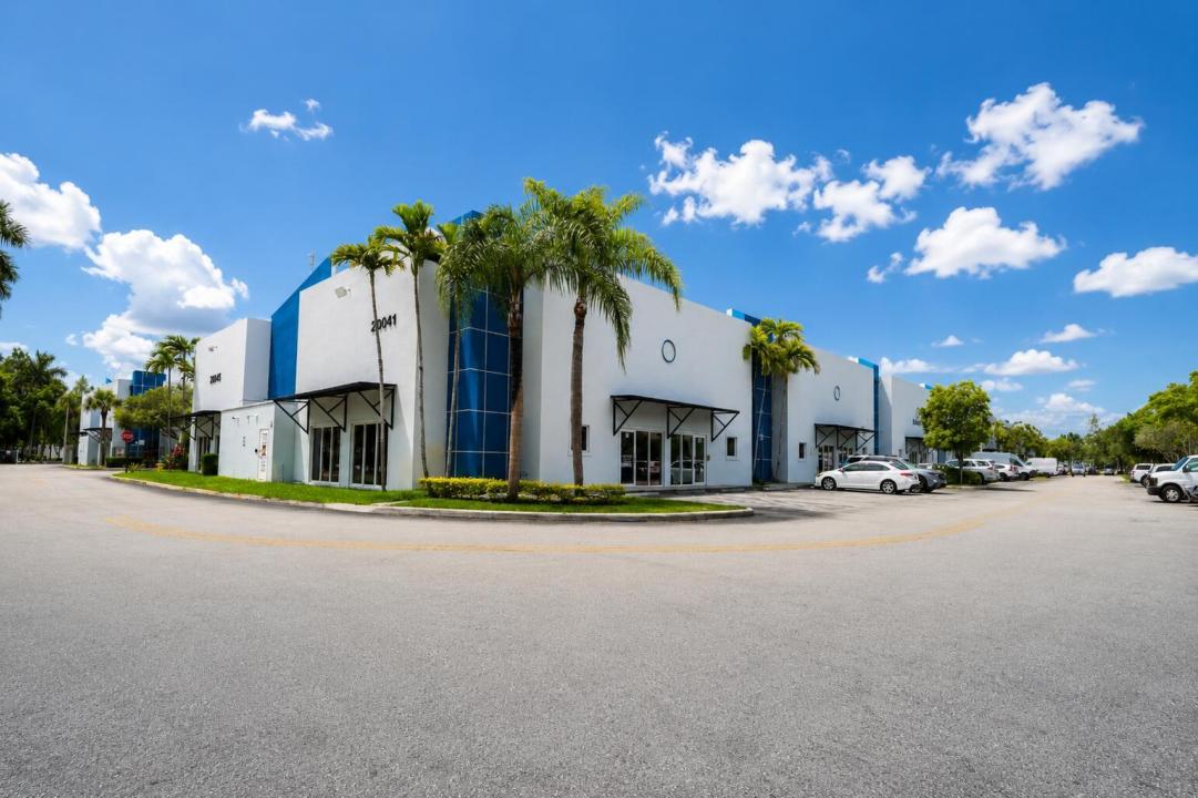 20841 Johnson Street 108, Pembroke Pines, Floride 33029, États-Unis