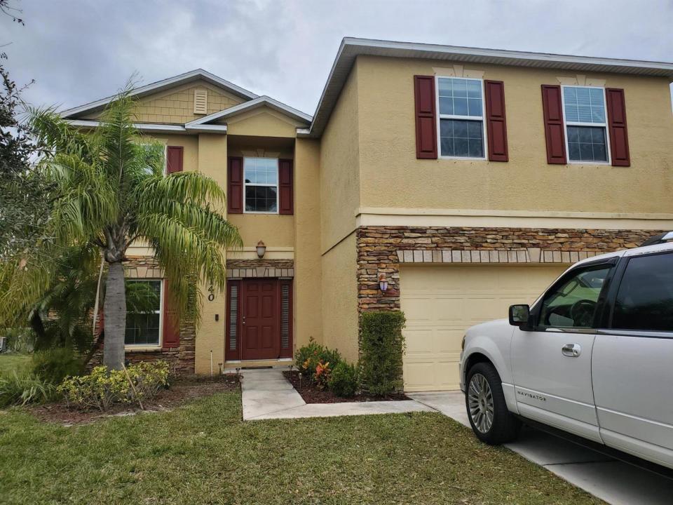 6140 NW Butterfly Orchid Place, Port St. Lucie, Florida 34986, USA