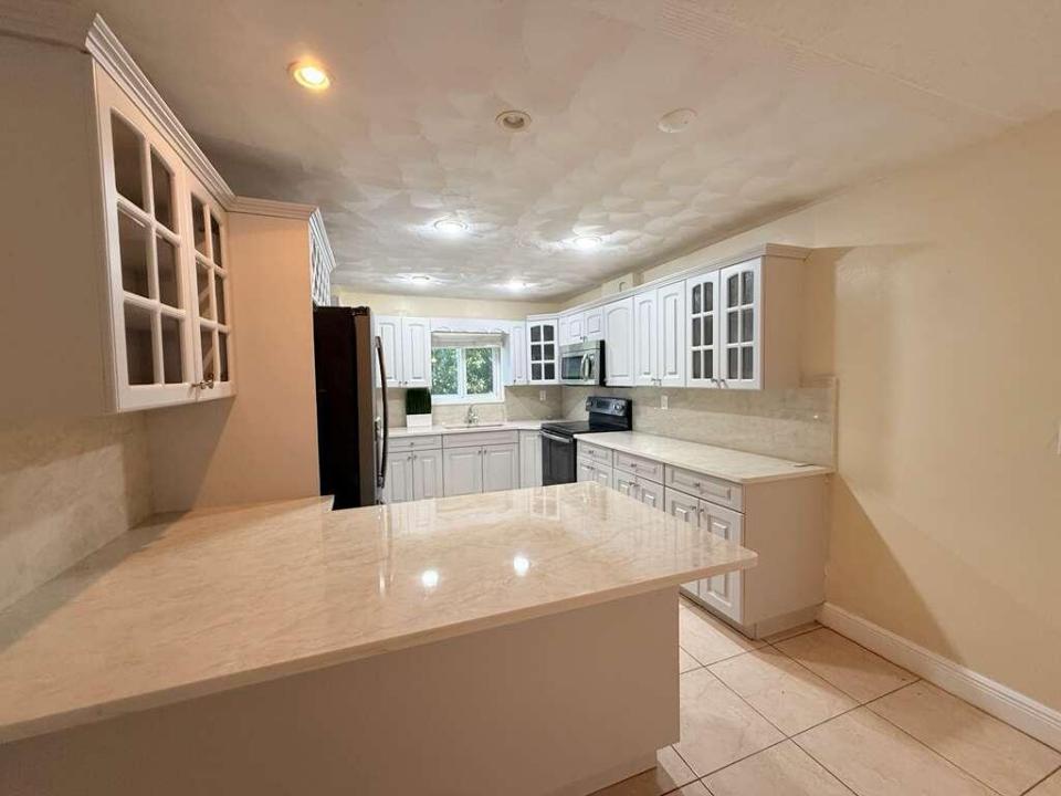 2210 Taylor Street 207, Hollywood, Floride 33020, États-Unis