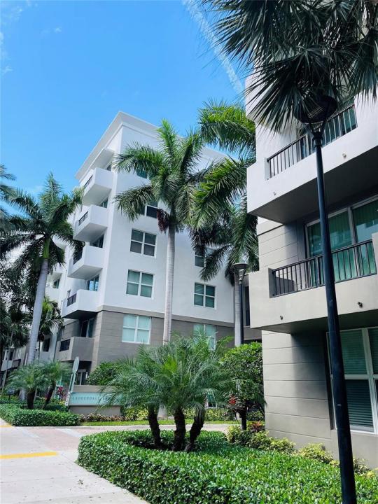 2401 NE 65th Street 408, Fort Lauderdale, Floride 33308, États-Unis