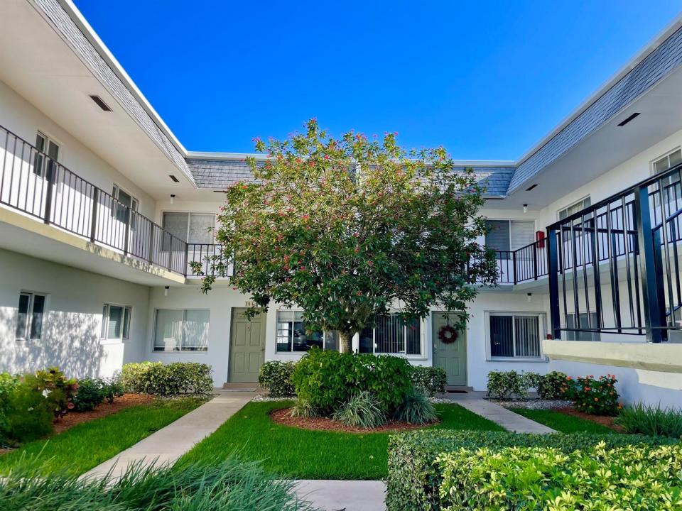 2920 Cynthia Lane 203, Florida 33461, USA